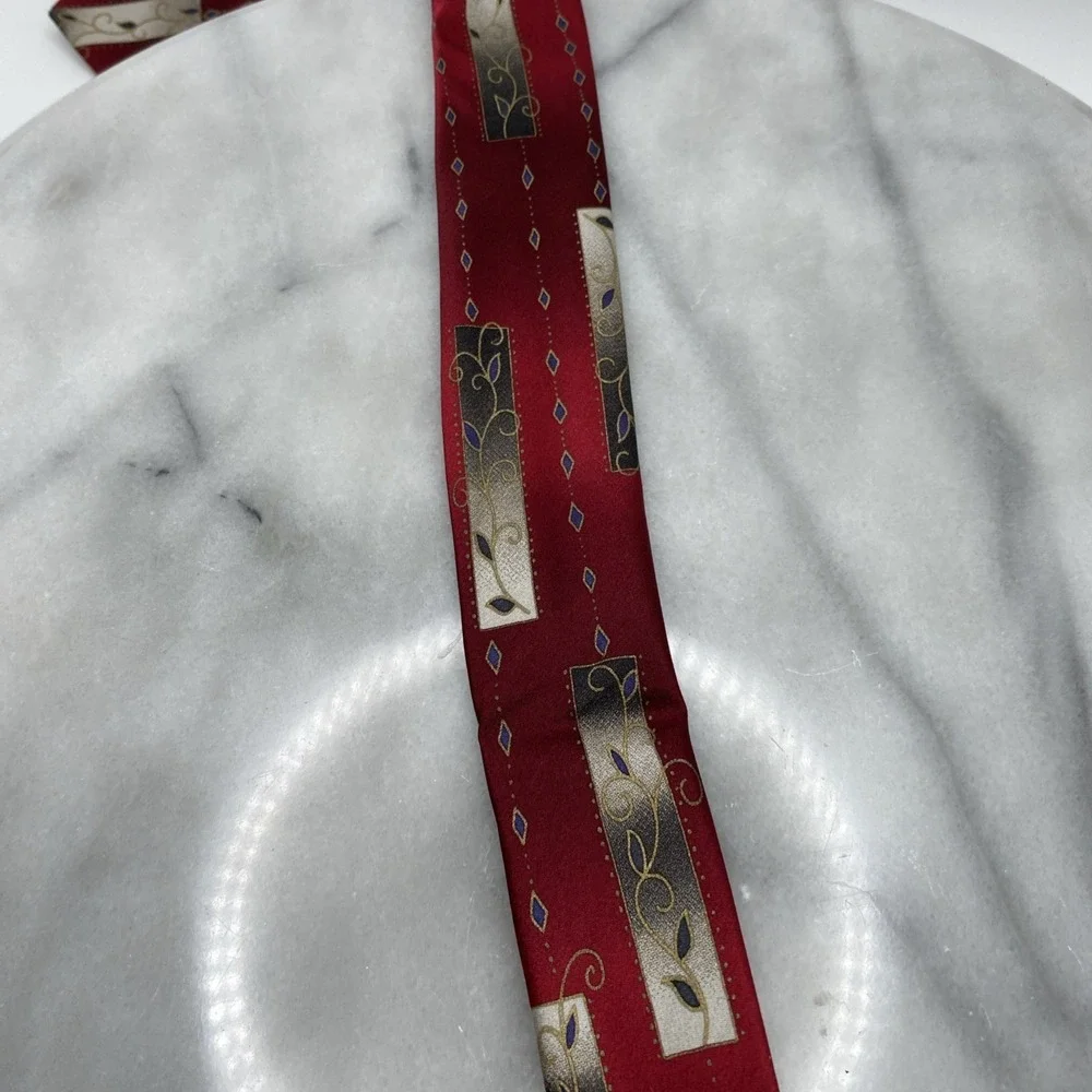 Pavone Italian Mens Necktie Red Gold Geometric Scroll Silk Classic Formal Tie